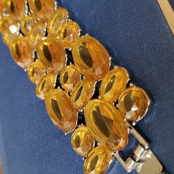🩷 Yellow Rhinestone Statement Bracelet - Picture 2 of 4